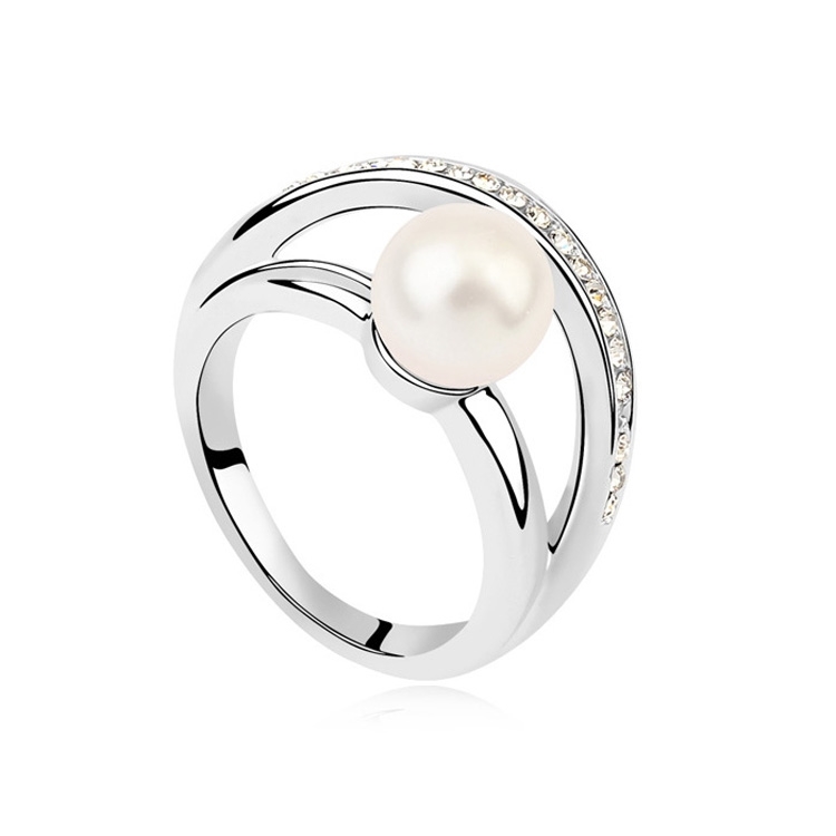 Pearl hot sale ring swarovski