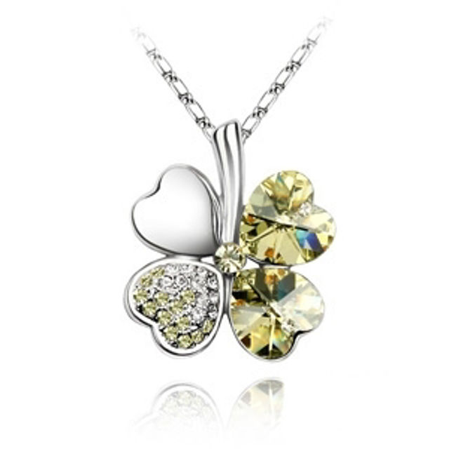 Picture of Lucky Leaves Swarovski Elements Crystal Necklace