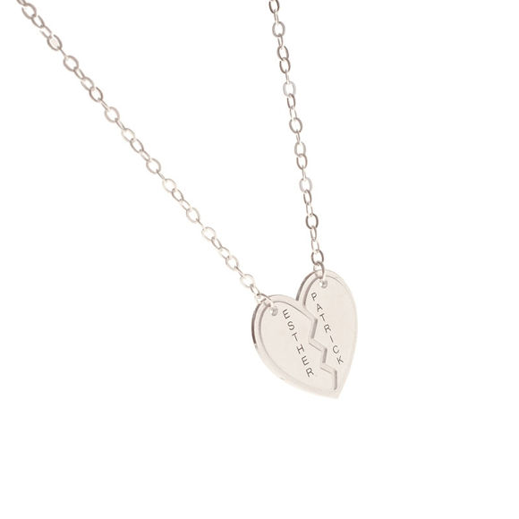 Imagen de Collar con forma de corazón personalizado con dos nombres en plata de ley 925
