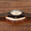 Imagen de Reloj fotográfico de madera grabado para hombre, correa de cuero marrón