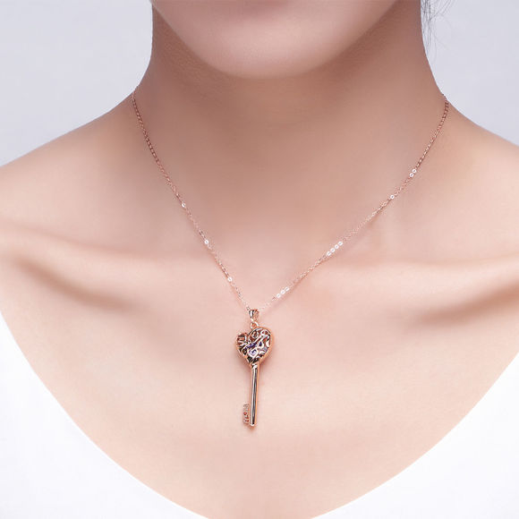 Imagen de Collar con llave de jaula de corazón de mamá con piedras natales en plata de ley 925