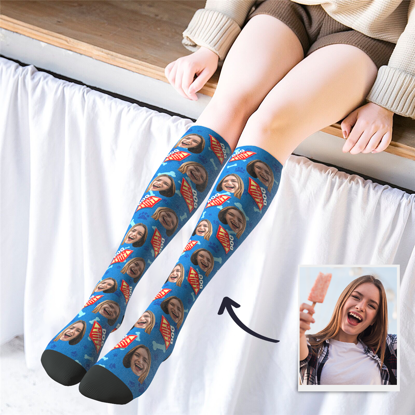 Image de Chaussettes imprimées hautes au genou personnalisées avec chien maman - Chaussettes personnalisées avec photo amusante pour femme - Meilleur cadeau pour elle