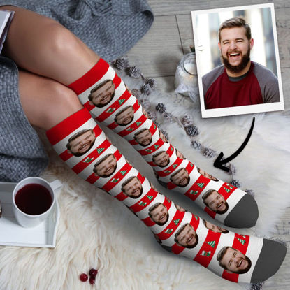 Image de Chaussettes hautes imprimées personnalisées avec rayures de Noël - Chaussettes personnalisées avec photo amusante pour femme - Meilleur cadeau pour elle