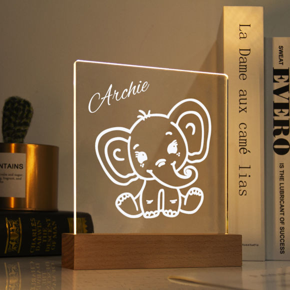 Imagen de Luz de noche de elefante: personalízala con el nombre de tu hijo