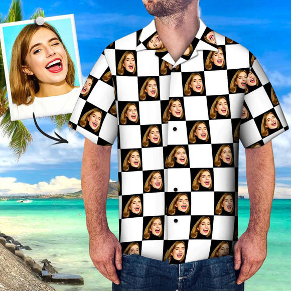 Imagen de Camisa hawaiana con foto de cara personalizada - Camisa hawaiana de tablero de ajedrez en blanco y negro con estampado de cara personalizada - Los mejores regalos para hombres - Camisetas de fiesta en la playa