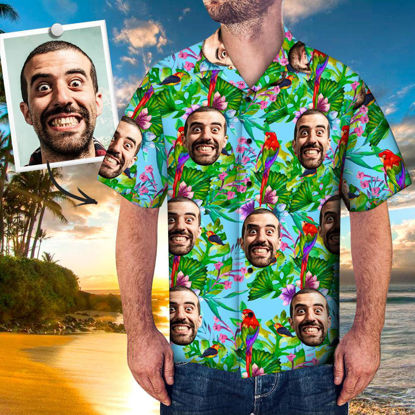 Immagine di Camicia hawaiana personalizzata con foto del viso - Camicia hawaiana personalizzata con stampa tropicale casual all-over - I migliori regali per gli uomini - Magliette per feste in spiaggia come regali di festa