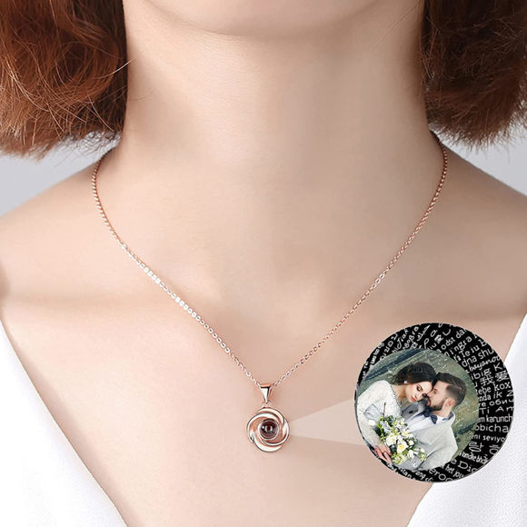 Bild von Personalisierte Projektions-Foto drehen Halsketten für Frauen