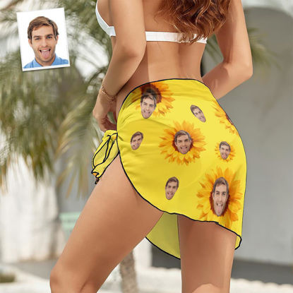 Bild von Personalisieren Sie Foto-benutzerdefiniertes Gesicht-Sonnenblume-Strand-Wrap-Frauen-kurze Sarongs
