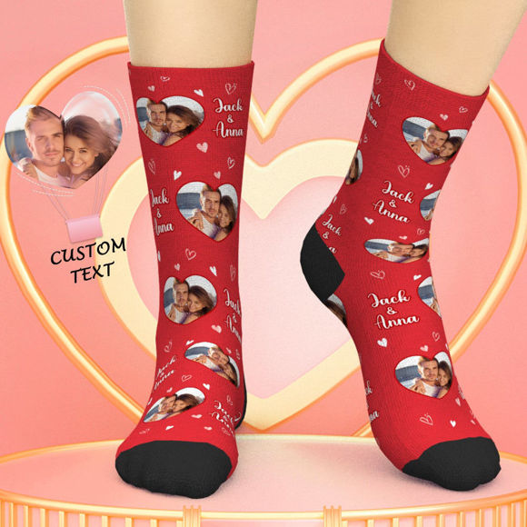Image de Chaussettes de noms de photos personnalisées Chaussettes personnalisées de cadeaux de Saint Valentin de coeur d'amour pour les couples