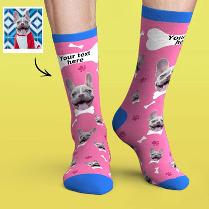 Image de Le visage fait sur commande chausse les chaussettes douces et confortables colorées de chien de série de sucrerie