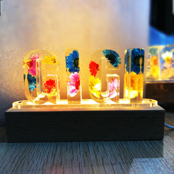 Picture of Personalized Epoxy Dried Flower Name Night Light