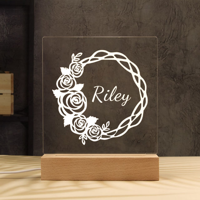 Picture of Wreath Night Light - Personalized It With Your Kid's Name