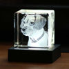 Image de Cristal Laser Photo 3D Personnalisé : Cube Avec Base Lumineuse | Cristal laser photo 3D personnalisé | Cadeaux uniques pour anniversaire, mariage, anniversaire