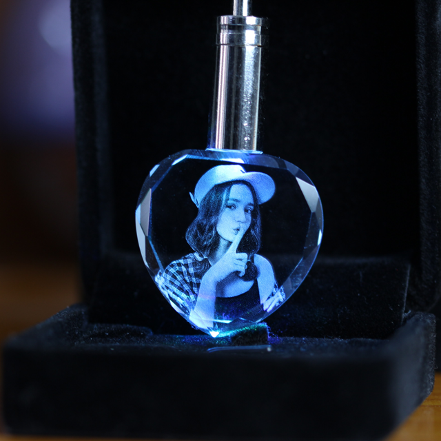 Picture of Personalized 2D or 3D Crystal Photo Keychain Gift in Heart