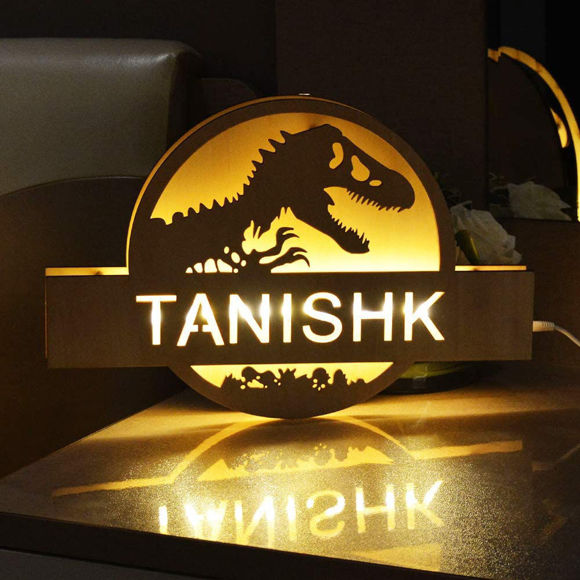 Bild von Personalisiertes Nachtlicht für Wanddekoration – benutzerdefiniertes Holzgravur-Namensnachtlicht – Jurassic Park