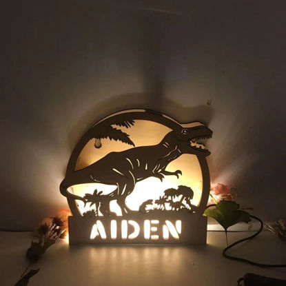 Bild von Personalisiertes Nachtlicht für Wanddekoration – benutzerdefiniertes Holzgravur-Namensnachtlicht – Dinosaurier