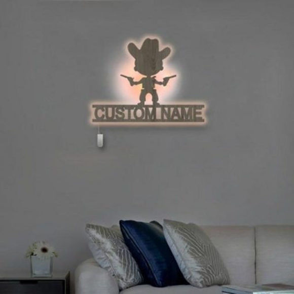 Imagen de Luz de noche personalizada para decoración de pared - Luz de noche de nombre grabado de madera personalizada - Pequeño vaquero