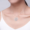 Image de Collier personnalisé de membre de la famille avec cœur gravé avec pierres de naissance en argent sterling 925 - Personnaliser avec le nom de famille | Collier Famille Personnalisé en Argent 925