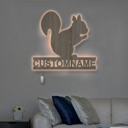 Image de Veilleuse personnalisée pour décoration murale | Veilleuse personnalisée avec nom gravé en bois | Écureuil | Meilleure idée de cadeau pour un anniversaire, Thanksgiving, Noël, etc.