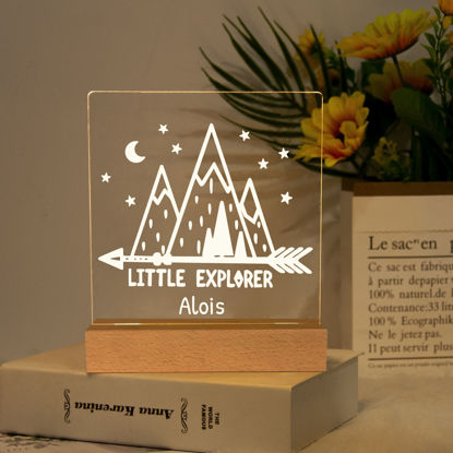 Image de Veilleuse Montagne Little Explorer | Personnalisez-le avec le nom de votre enfant | Meilleure idée de cadeau pour un anniversaire, Thanksgiving, Noël, etc.