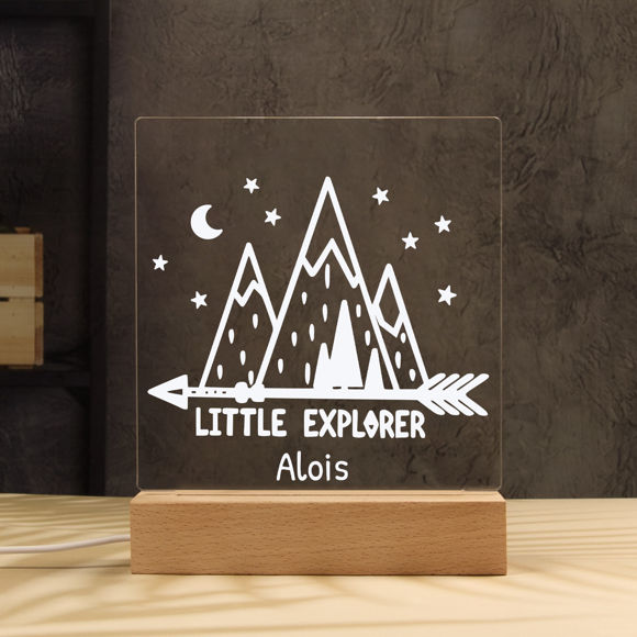 Image de Veilleuse Montagne Little Explorer | Personnalisez-le avec le nom de votre enfant | Meilleure idée de cadeau pour un anniversaire, Thanksgiving, Noël, etc.