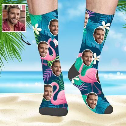 Image de Chaussettes hawaïennes personnalisées Chaussettes d'été personnalisées - Flamingo - Chaussettes personnalisées avec photo drôle pour hommes et femmes - Meilleur cadeau pour la famille
