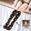 Image de Chaussettes hautes personnalisées multicolores avec peu d'amour - Chaussettes personnalisées avec photo amusante pour femme - Meilleur cadeau pour elle