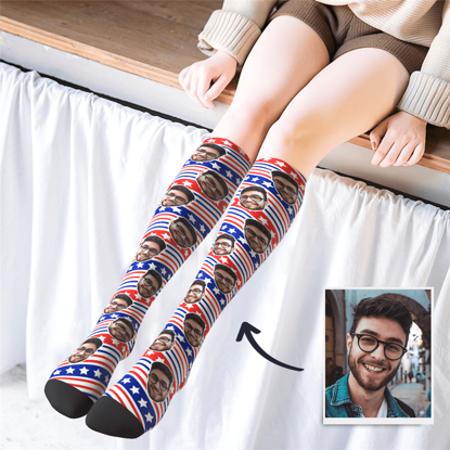 Image de Chaussettes personnalisées imprimées au genou avec drapeau américain - Chaussettes personnalisées avec photo amusante pour femme - Meilleur cadeau pour elle