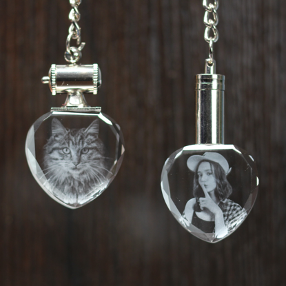 Afbeeldingen van Gepersonaliseerde 2D of 3D Crystal Photo Keychain Gift in Heart - Custom Photo Keychain - Pet Lover Gift