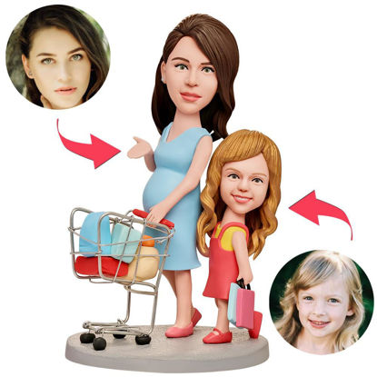 Image de Bobbleheads personnalisés: maman enceinte prenant sa fille Shopping Bobbleheads | Bobbleheads personnalisés pour la personne spéciale comme une idée cadeau unique ｜ Meilleure idée cadeau pour l'anniversaire, Thanksgiving, Noël, etc.