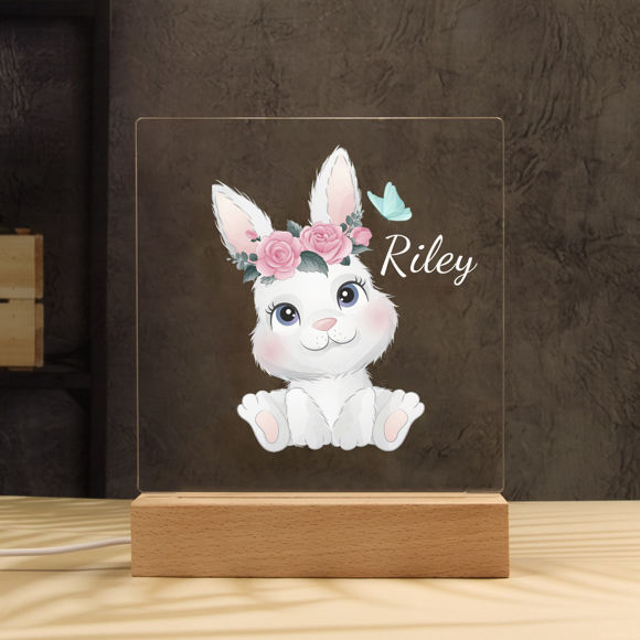 Imagen de Luz nocturna de conejo sentado: personalízala con el nombre de tu hijo