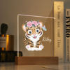 Imagen de Luz de noche de tigre sentado: personalízala con el nombre de tu hijo