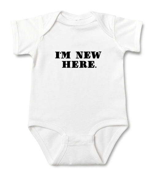 Imagen de Ropa de bebé personalizada Onesies de bebé personalizados Body infantil con manga corta de color personalizado - SOY NUEVO AQUÍ