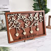 Bild von Personalisierte Familiennamentafel aus Holz, rustikales Ornament – das beste Geschenk für die Familie
