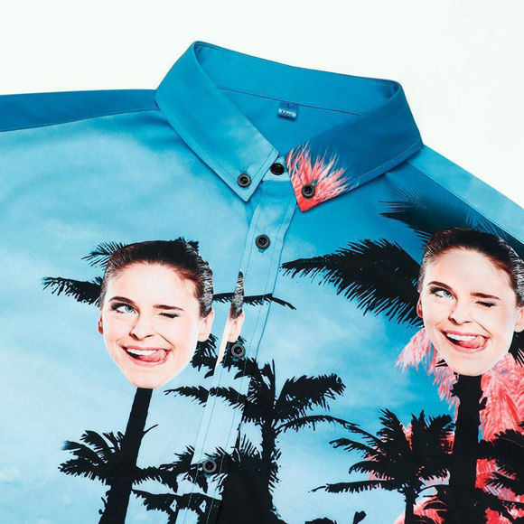 Imagen de Camisas hawaianas con foto personalizada Camisas de manga corta de verano de hoja roja personalizadas Camisas hawaianas de hermanas personalizadas