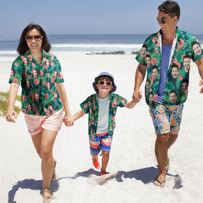 Bild von Kundenspezifisches Foto-Gesicht Hawaiihemd für Familie - Personalisierte Kurzarm-Strandparty-Sommer-T-Shirts - Rote Blumen - Weihnachtsgeschenke