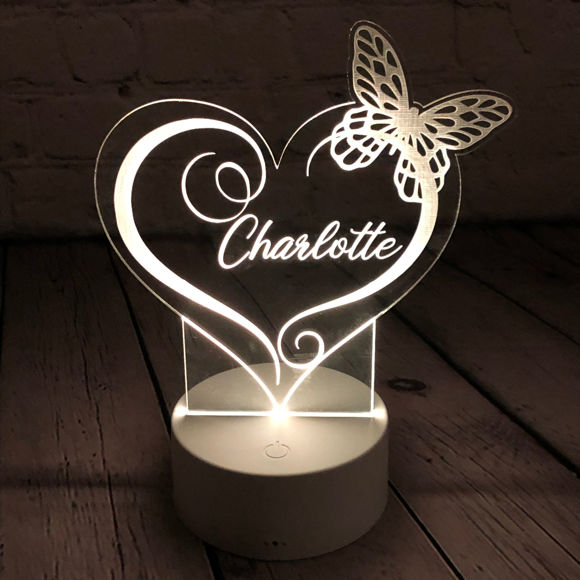 Imagen de Luz de noche con nombre personalizado con iluminación LED de colores - Luz de noche con mariposa de amor multicolor con nombre personalizado