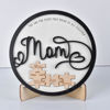 Imagen de Adorno rústico de madera redondo con nombre de rompecabezas familiar personalizado, el mejor regalo para el día de la madre