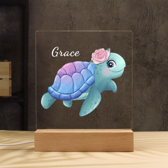 Imagen de Luz nocturna de tortuga verde: personalízala con el nombre de tu hijo