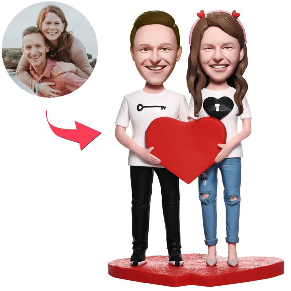 Imagen de Custom Bobbleheads:  Anniversary Gift Love Lock With Heart Couple | Personalized Bobbleheads for the Special Someone as a Unique Gift Idea