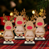 Bild von Personalisierte Namens-Platzhalter aus Holz – individuelle Cartoon-Rentier-Schneemann-Tischkarten – handgefertigte Weihnachtsornamente