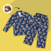 Bild von Maßgeschneiderter Pyjama. Maßgeschneiderter Pyjama mit Haustierfoto. Maßgeschneidertes Familien-Pyjama-Komplettset – Hundeknochen