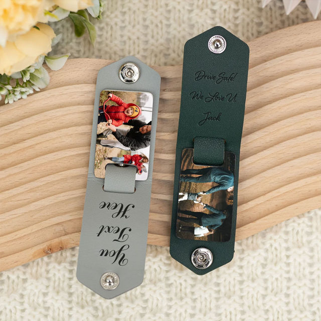 Afbeeldingen van Gepersonaliseerde leren sleutelhanger met foto en tekst - Metalen foto-tag sleutelhanger - Gegraveerde sleutelhanger - Jubileumcadeaus voor hem