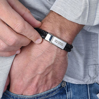 Image de Bracelet en cuir personnalisé pour homme avec texte gravé - Bracelet personnalisé pour homme - Cadeau de Saint-Valentin