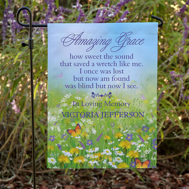 Afbeeldingen van Amazing Grace Memorial Garden Flag - Aangepast bloemenbord voor in de tuin - Vrolijke zomerdecoratie voor buiten - Cadeau voor housewarming - Decoratie voor op de veranda