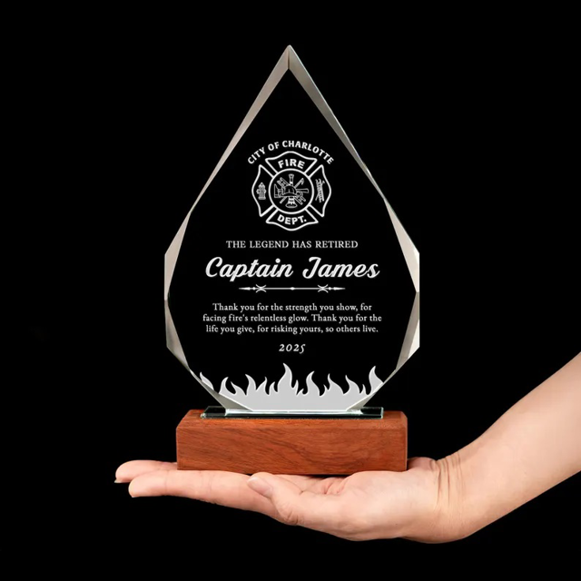 Picture of Drop Crystal Award – Personalized Engraved Glass Plaques for Corporate Recognition, Employee Achievement & Retirement Gifts