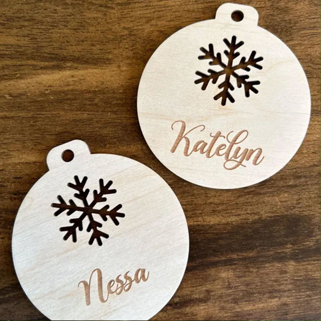 Picture of Personalized Wooden Christmas Ornament set - Family Christmas Ornament with Names - Circle Shaped Christmas Ornament